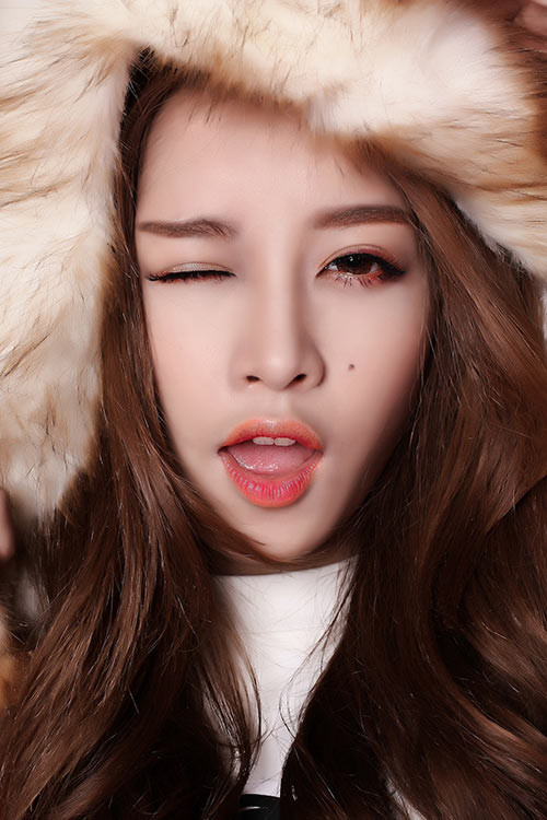 Chi Pu - Nguyễn Thùy Chi có thể thành ngọc nữ điện ảnh mới? Từ xuất phát điểm là một hotgirl, Chi Pu được các bạn trẻ yêu mến. Trong vòng 2 – 3 năm trở lại đây, sức nóng của Chi Pu tăng dần, cô lấn sân sang nhiều lĩnh vực khác nhau, từ việc chỉ là một người mẫu ảnh, cô tập tành trở thành dancer, rồi tham gia những dự án phim nhỏ và gần đây nhất là tự làm đạo diễn, đầu tư sản xuất những bộ phim mang dấu ấn riêng. Dần dần, cái tên Chi Pu nổi tiếng “trên diện rộng” và tạo được những hiệu ứng tốt.