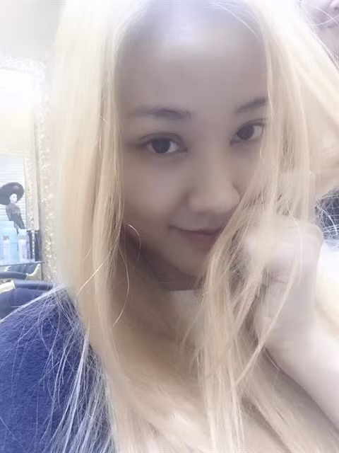 Maya tẩy tóc trắng hóa thân thành một Lý Mạc Sầu trả thù tình?