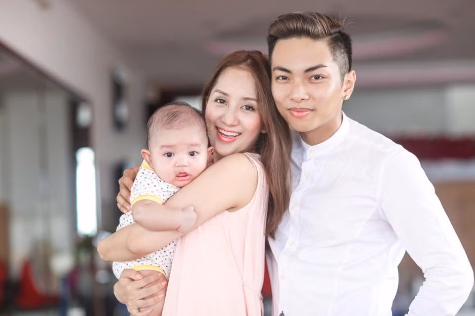 Từ khi có chàng quý tử cuộc sống của cặp đôi thêm mặn mà hạnh phúc.