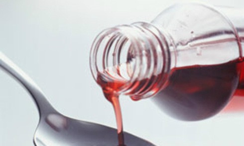 Không phải trường hợp ho nào cũng sử dụng siro ho vì có nhiều nguyên nhân gây ho như do thời tiết hoặc do trẻ bị bệnh từ bên trong như hen suyễn, viêm thanh quản, viêm phổi...