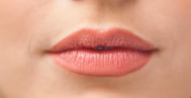 Bạn đã biết cách chăm sóc môi trong mùa hè để không thâm sạm? Ban da biet cach cham soc moi trong mua he de khong tham sam?