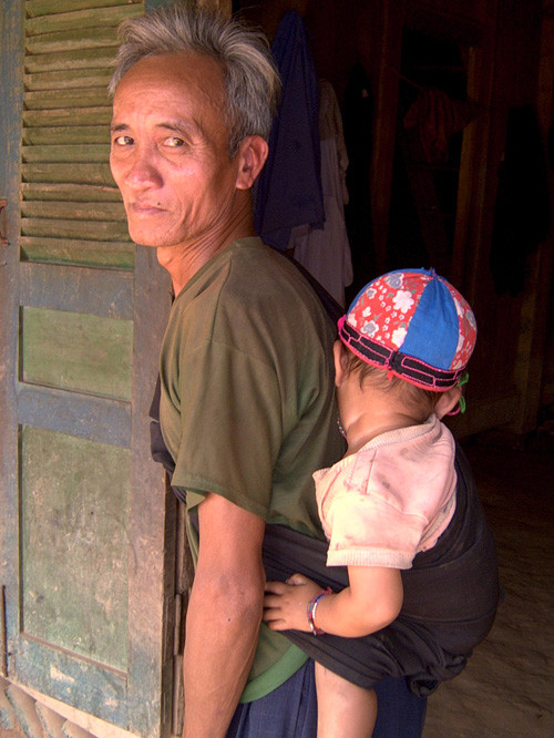 Gau du tat nguoi, lot da mat tho san o Dien Bien