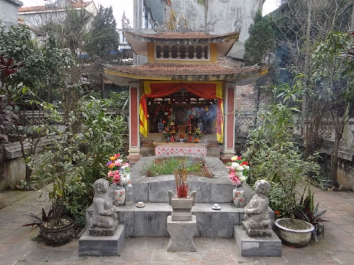 Đặc biệt, sinh thời, ông rất quan tâm đến nông nghiệp, thủy lợi, thời tiết, mùa màng. Ông luôn luôn mong mỏi “Mùa màng tươi tốt, các loại lúa bội thu; Cấp túc cho người già cả ở thôn làng thêm tuổi thọ”.