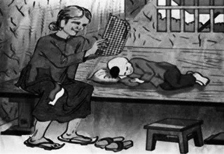 Hình ảnh bố mẹ, hay ông bà mỏi tay, thâu đêm quạt cho con cháu ngủ hẳn ít người quên. Trong giấc mơ thủa quạt nan, quạt giấy, nhà thơ Vương Trọng từng viết: "Gió từ ngọn cây/ Có khi còn nghỉ/ Gió từ tay mẹ/ Thổi suốt đêm ngày".