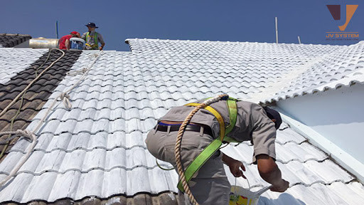 Ngoài ra, bề mặt công trình (nhẵn hay phồng rộp), kỹ thuật sơn cũng ảnh hưởng đến khả năng giảm nhiệt. Chính vì thế, nhiều gia đình mua sơn chống nóng nhưng thực tế chỉ mang lại giá trị thẩm mỹ còn khả năng chống nắng không thấy đâu.