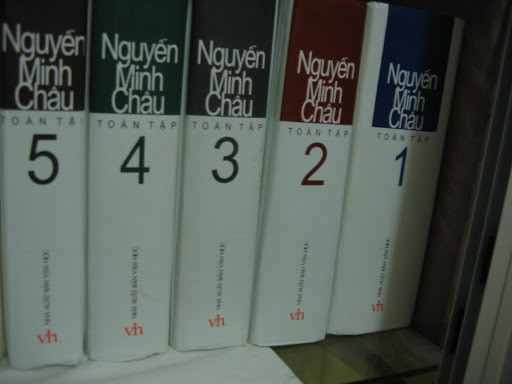 Ông viết về cuộc sống thường nhật của người lính và gửi đến những thông điệp giàu ý nghĩa. 