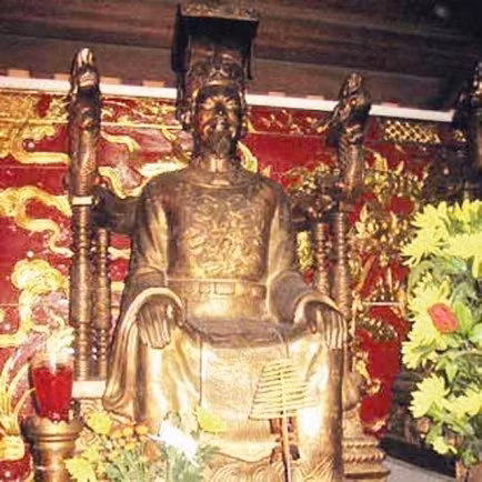 Vi vua Viet nao tinh nguyen nhuong vo yeu cho nguoi khac?-Hinh-2