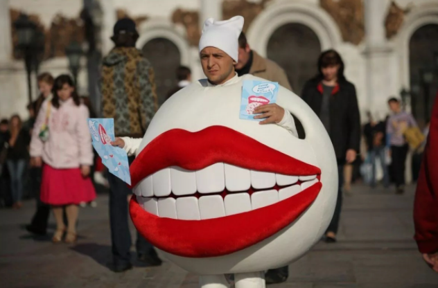 Tổng thống Ukraine Vladimir Zelensky trong phim “Tình yêu trong thành phố lớn 2” (Love in the Big City 2).