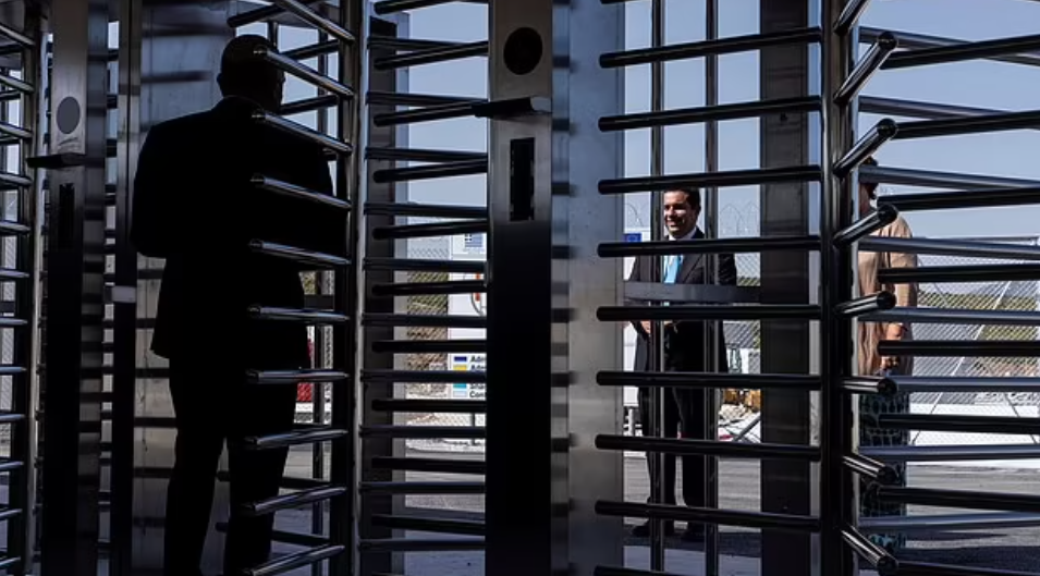 Tuy nhiên, những diễn biến gần đây ở Afghanistan, đất nước vừa rơi vào tay lực lượng Taliban, đã làm dấy lên lo ngại về một cuộc khủng hoảng nhân đạo với dự kiến khoảng 500.000 người Afghanistan xin tị nạn vào cuối năm 2021.