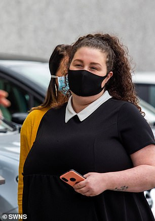 Hai hung be trai 9 tuoi bi cho bulldog can chet-Hinh-2