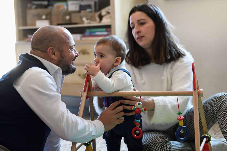 Quoc gia tung la “tam dich” the gioi ap dung ho chieu vaccine the nao?-Hinh-3