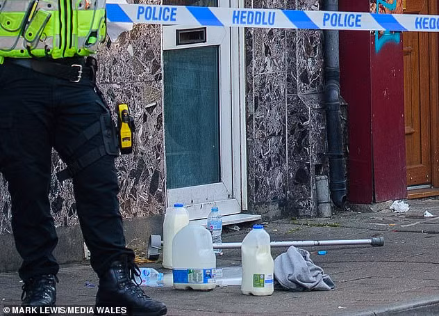 Tat axit hang loat o Anh: Nan nhan tu so cuu...bang sua-Hinh-6