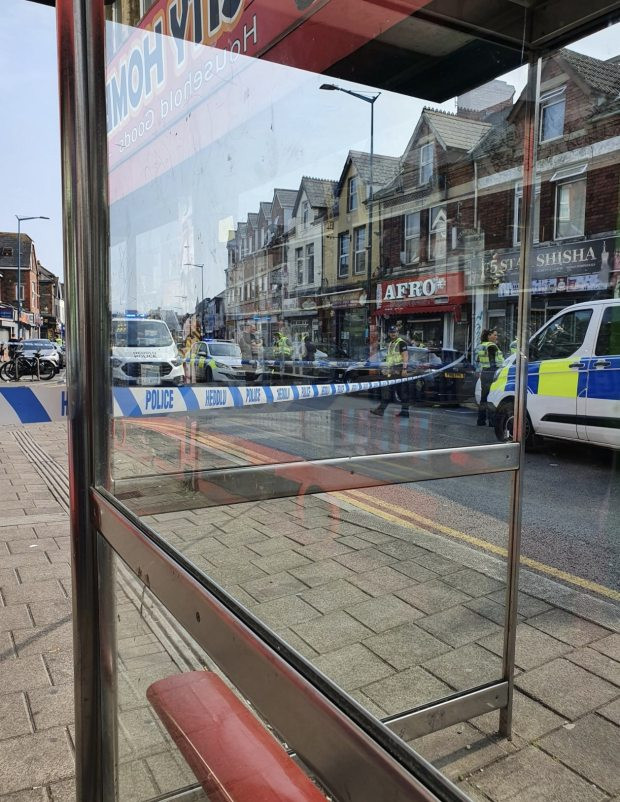 Tat axit hang loat o Anh: Nan nhan tu so cuu...bang sua-Hinh-3