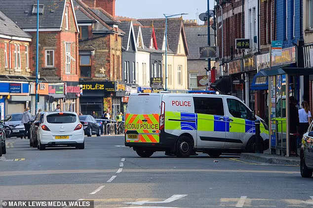 Tat axit hang loat o Anh: Nan nhan tu so cuu...bang sua-Hinh-2