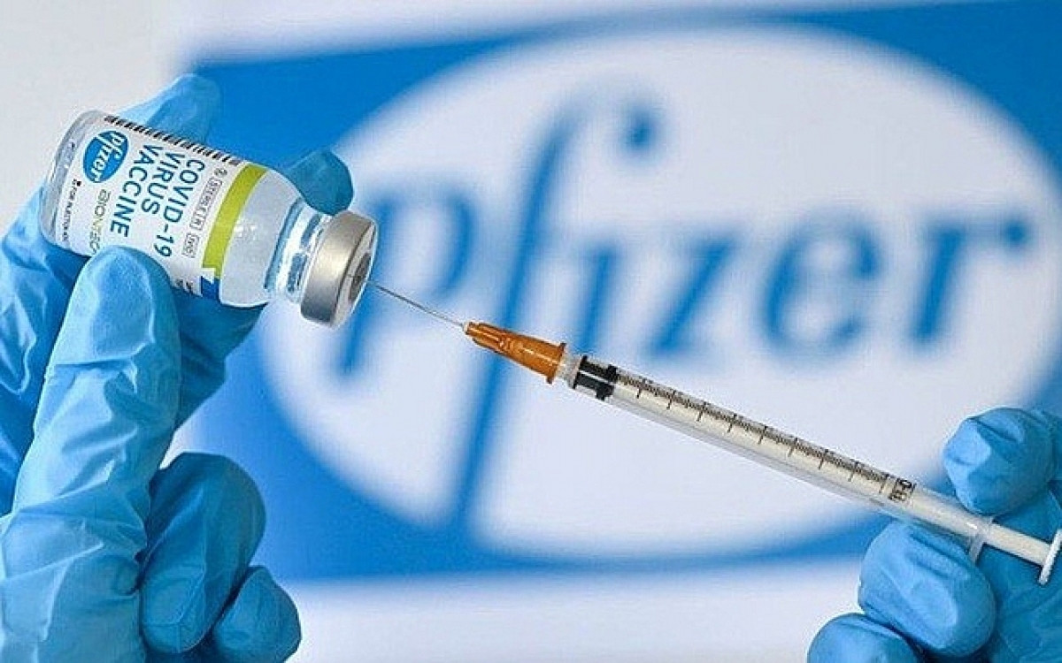 Tuy nhiên, thông cáo báo chí của Pfizer-BioNTech không đề cập đến khả năng viêm cơ tim, một tác dụng phụ hiếm gặp từng được quan sát thấy ở nam giới trẻ tuổi tiêm vắc xin mRNA.