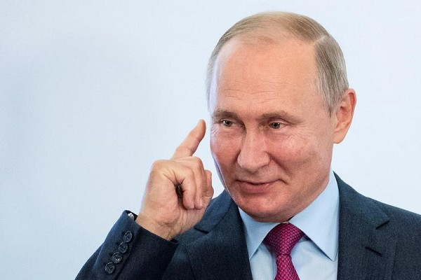 Ngoài ra, theo người phát ngôn của Tổng thống Putin, nhà lãnh đạo Nga thích đọc báo và tạp chí, đồng thời sử dụng Internet để tiếp nhận thông tin mới. Ảnh: Reuters.
