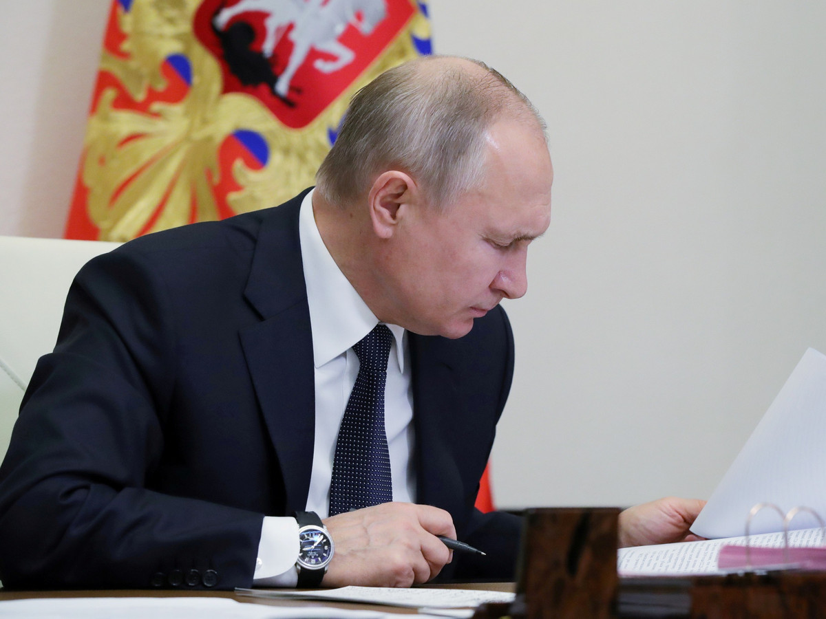 Ông Peskov cho biết thêm, Tổng thống Putin không có nhu cầu dùng mạng xã hội. Ảnh: Reuters.