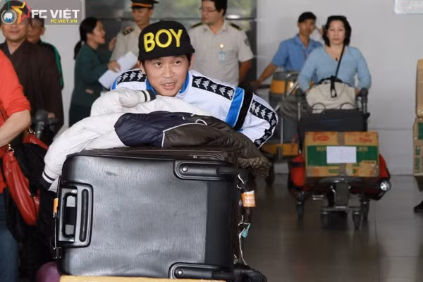 Hoai Linh “sup mu” tron khan gia vi so bi quay-Hinh-2