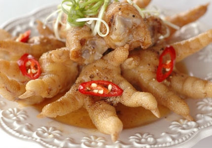 Chân gà om ngũ vị hương.