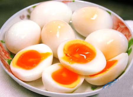 Đĩa trứng lòng đào quá hấp dẫn. Ảnh minh họa: Internet.