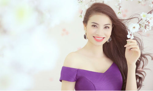 Hoa hậu Phạm Hương sở hữu giọng hát hay như ca sĩ.