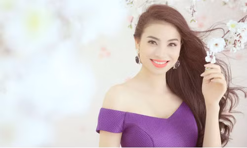 Hoa hậu Phạm Hương sở hữu giọng hát hay như ca sĩ.