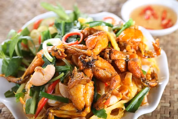 Món ếch xào lăn ngon mê mẩn.