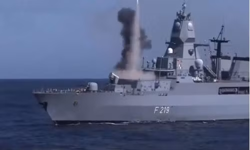 Tàu chiến Đức giúp Pháp chống IS.