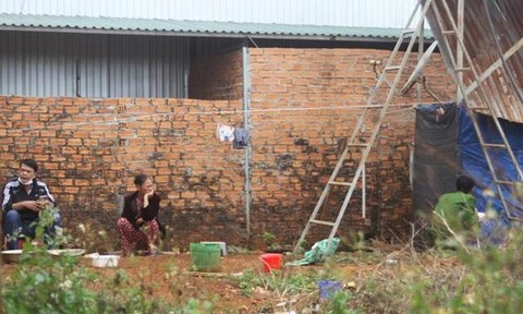 Cơ quan công an đang khám nghiệm hiện trường nghi bạo hành trẻ em. Nguồn ảnh: CA TPHCM