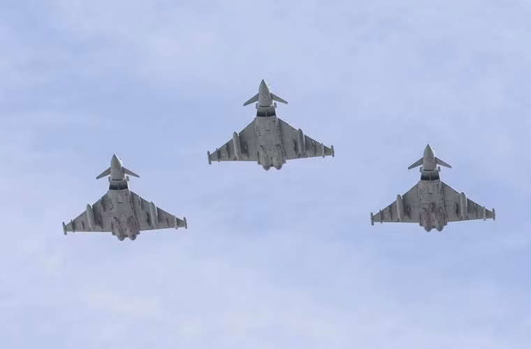 Phi đội tiêm kích Typhoon.