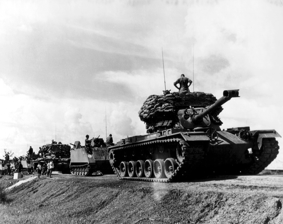 Trong khi đó, với loại tăng hạng trung M48 Patton thì pháo 37mm gần như không có khả năng gây ra bất kỳ hư hại nào với lớp giáp dày tới 120mm.