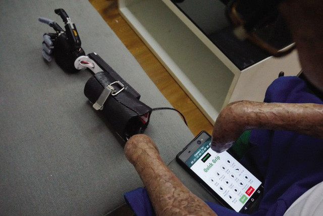 “Cuoc song thu hai” cua chien si song sot sau vu may bay roi o Hoa Lac-Hinh-2