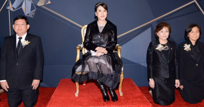 Nha vua Thai Lan phan doi cong chua tranh cu Thu tuong