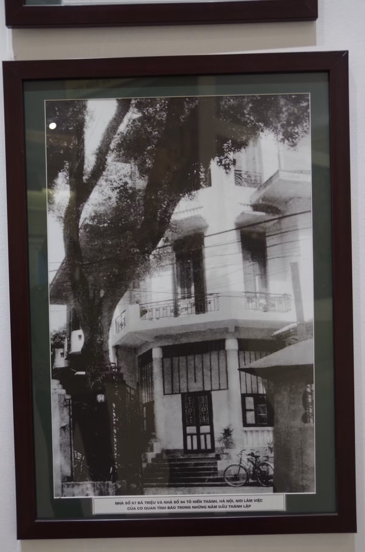 Chuyen chua ke ve tinh bao quoc phong Viet Nam (1)