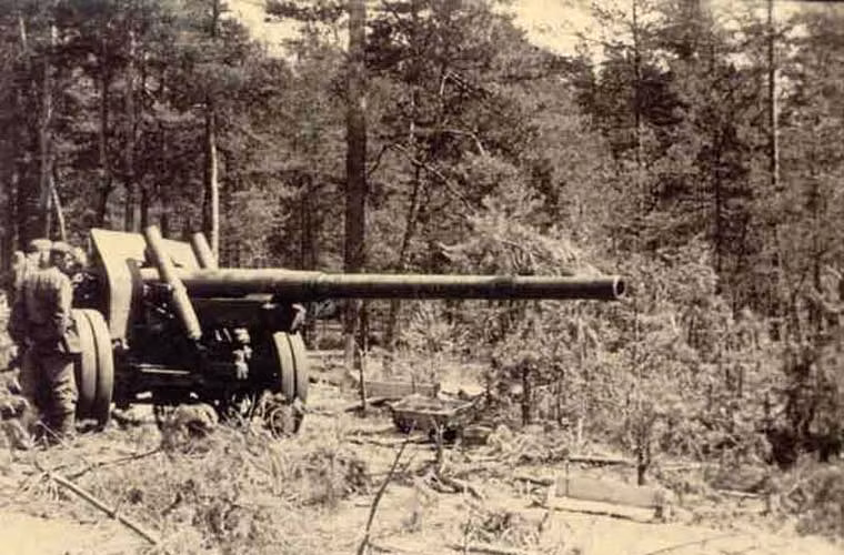 Pháo nòng dài A19 122mm do Cục thiết kế Nhà máy 172 (lãnh đạo bởi F. F. Petrov) nghiên cứu thiết kế từ năm 1937-1938, sản xuất tại nhà máy Barrikady và số 172 với số lượng tổng cộng 2.450 khẩu.