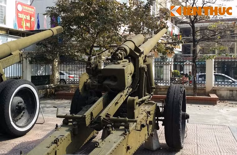 Pháo nòng dài A19 122mm được đánh giá là có nhiều sửa đổi lớn so với pháo thời Chiến tranh Thế giới thứ nhất. Điển hình là, càng pháo được chia làm 2 phần cho phép góc quay rộng hơn nhiều so với kiểu càng pháo đơn hoặc càng pháo dạng hộp. Góc ngẩng cao cùng khả năng sử dụng linh hoạt nhiều loại đạn mạnh cho phép A19 thực hiện một cách linh hoạt nhiều nhiệm vụ như bắn thẳng chống tăng hay bắn gián tiếp trợ chiến. Tuy nhiên, đây không phải là một pháo chống tăng chuyên nghiệp, bởi kích thước khá lớn, tốc độ triển khai và tốc độ bắn tương đối chậm.