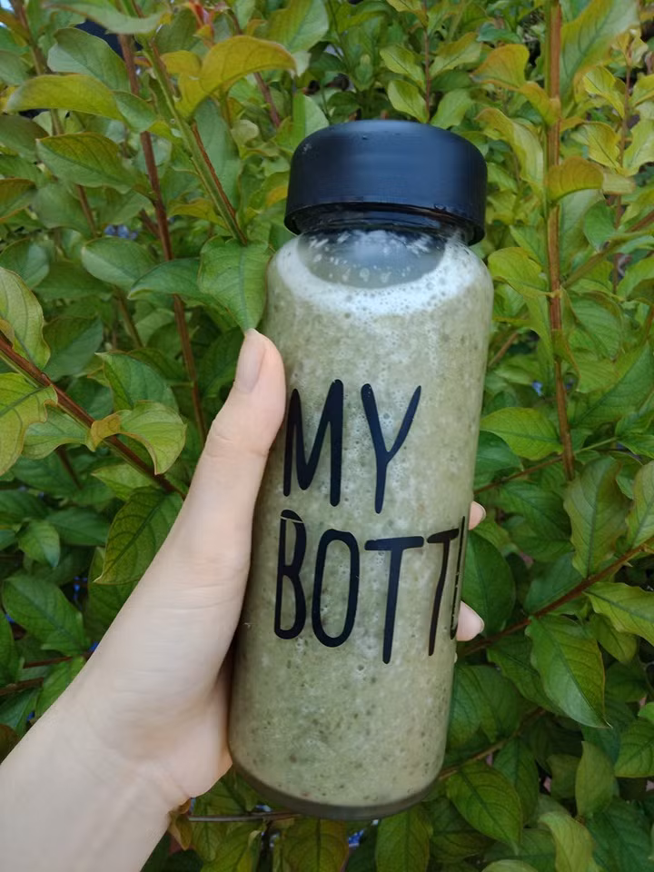 DAY 10: 720ml nước; 90 gram bó xôi; 2 muỗng hạt chia; 2 trái cam (tách múi, bỏ vỏ, bỏ gân trắng); 300 gram xoài cắt nhỏ; 150 gram dâu tây DAY 11: 720ml nước; 90 gram bó xôi; 2 muỗng hạt chia; 300 gram xoài cắt nhỏ; 1 trái chuối; 150 gram nho DAY 12: 720ml nước; 90 gram bó xôi; 2 muỗng hạt chia; 2 trái chuối; 2 quả lê (bỏ vỏ, bỏ hạt); 2 trái cam (tách múi, bỏ vỏ, bỏ gân trắng)