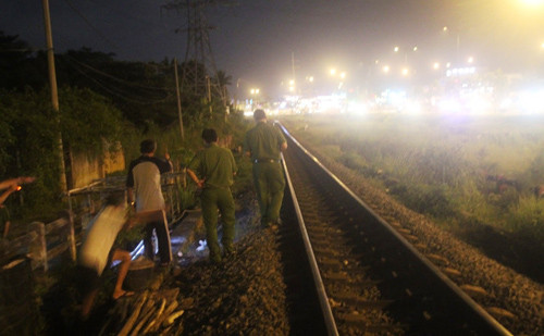 Khong nghe thay tieng coi, bi tau hoa tong chet tham