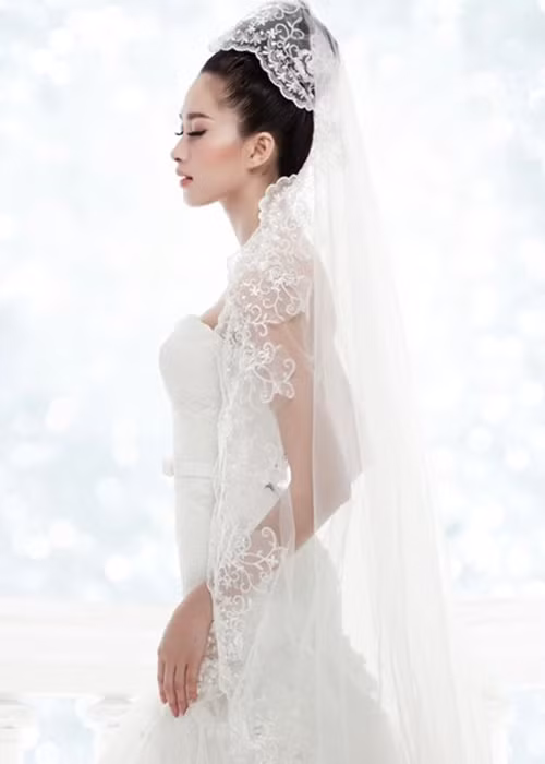 Đặng Thu Thảo vốn sở hữu nhan sắc vạn người mê. Mặc váy cưới, cô xinh đẹp tựa nữ thần. Ảnh: Netlife