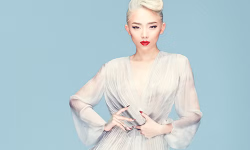 Son Tung M-TP cung dan sao “khung” bieu dien trong ban ket HHHV VN-Hinh-2