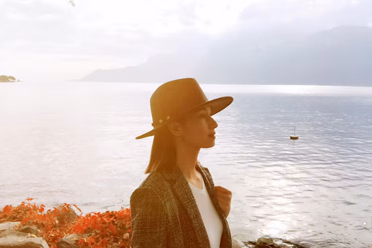 Lã Thanh Huyền cùng chồng và con trai đu lịch Thụy Sĩ là một trong những tin tức sao Việt trong ngày 22/10.