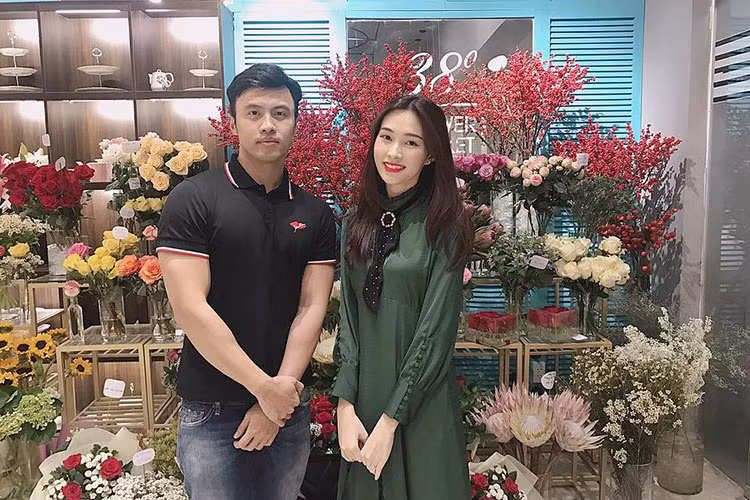 Hot Face sao Viet 24h: Dang Thu Thao lan dau lo dien sau dam cuoi