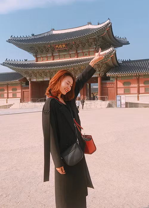 Trong chuyến công tác ở Hàn Quốc, Ninh Dương Lan Ngọc tranh thủ thời gian khám phá nơi đây.