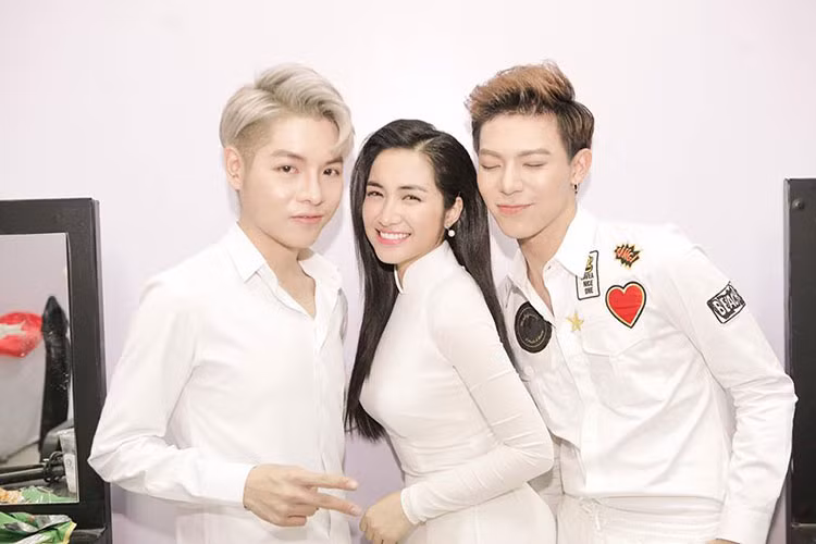 Hòa Minzy tươi rói bên Đức Phúc và Erik. Cả ba thân thiết sau khi tham gia một gameshow.