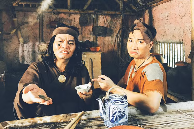 MC Thành Trung (phải) đóng phim hài của đạo diễn Phạm Đông Hồng cùng diễn viên Trung Hiếu.