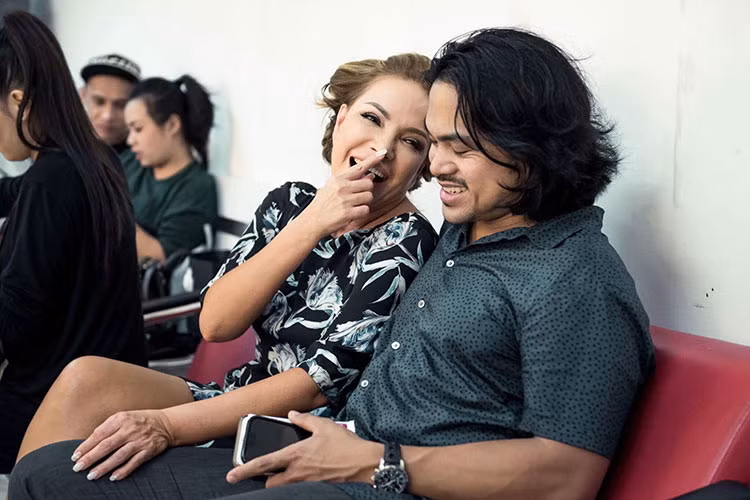 Ca sĩ Thanh Hà hơn bạn trai Roland đến 12 tuổi. Để nhận được lời đồng ý làm bạn gái từ Thanh Hà, Roland mất 11 năm theo đuổi cô. Khi quyết định đến với Thanh Hà, anh không ngại sự chênh lệch tuổi tác và quá khứ của bạn gái. Ảnh: FBNV