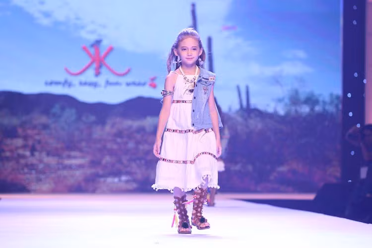 Cô con gái của Ngọc Nga tên Elizabeth. Bé sinh năm 2010 và có nhiều nét giống mẹ.