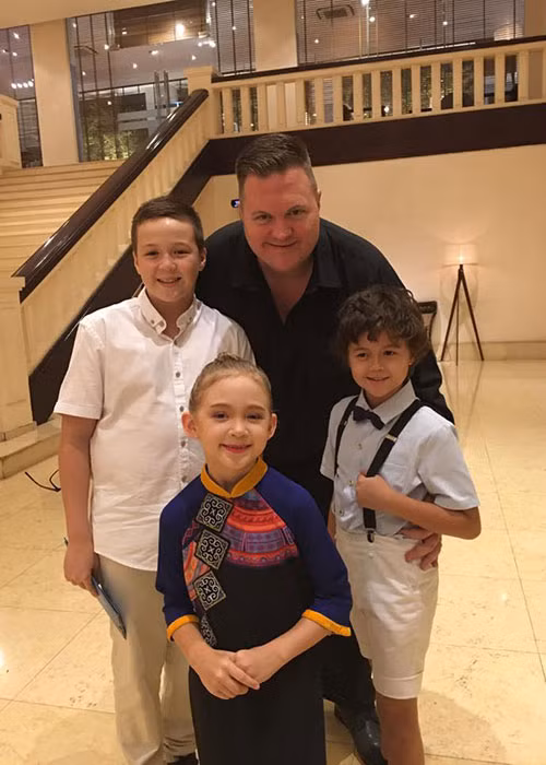 Cô công chúa nhà cựu siêu mẫu Ngọc Nga khá năng động và luôn tươi cười.