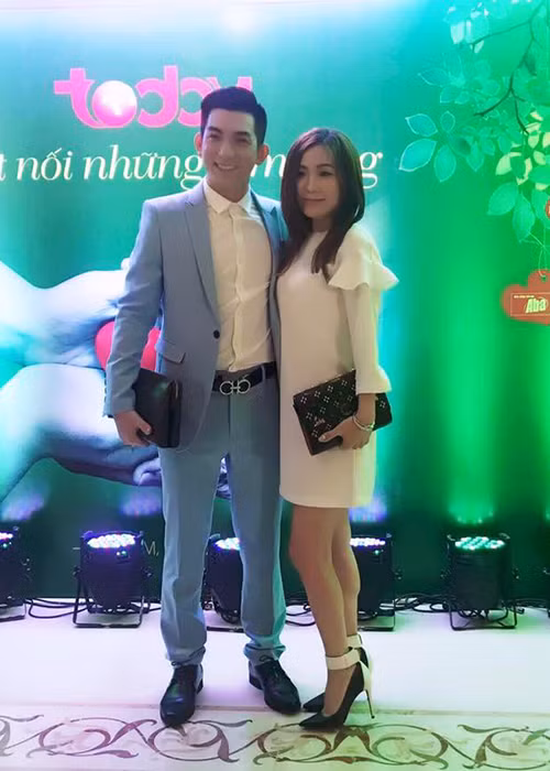 Trước đó, khi mới công khai hẹn hò, Bảo Duy tấm tắc khen ngợi vợ là người phụ nữ hiền lành, hiếu thảo với gia đình, đặc biệt rất quan tâm và chiều mẹ anh.