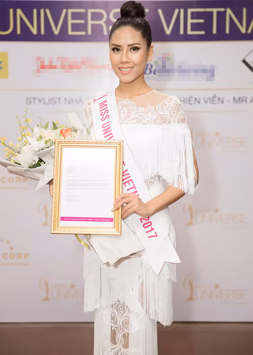 Chân dài sinh năm 1990 còn bày tỏ: "Tôi sẽ cố gắng chiến đấu hết mình, tự tin tỏa sáng để hình ảnh đất nước, con người và sắc đẹp Việt Nam thêm tự hào như các đại diện Việt Nam trước đó đã làm được tại đấu trường quốc tế này".